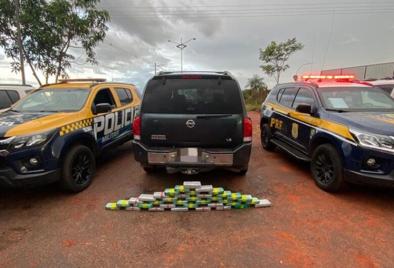 Ação conjunta da PRF e PM resulta na apreensão de 38,4kg de cocaína em Paranaíba