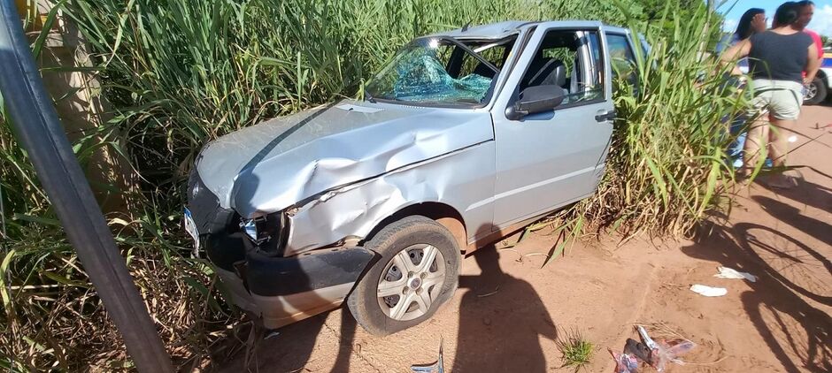 Motociclista fica ferido após colidir com fiat uno em Três Lagoas