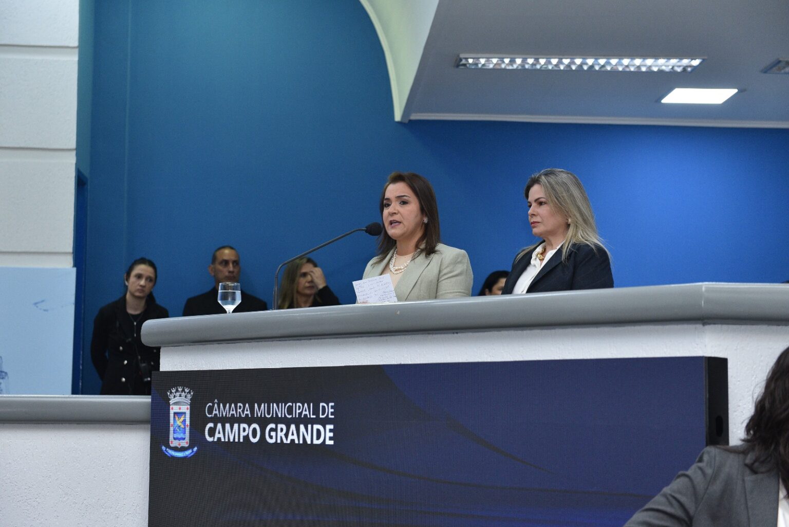 Prefeita Adriane participa da abertura do ano legislativo na Casa de Leis e reafirma compromisso com avanços em Campo Grande