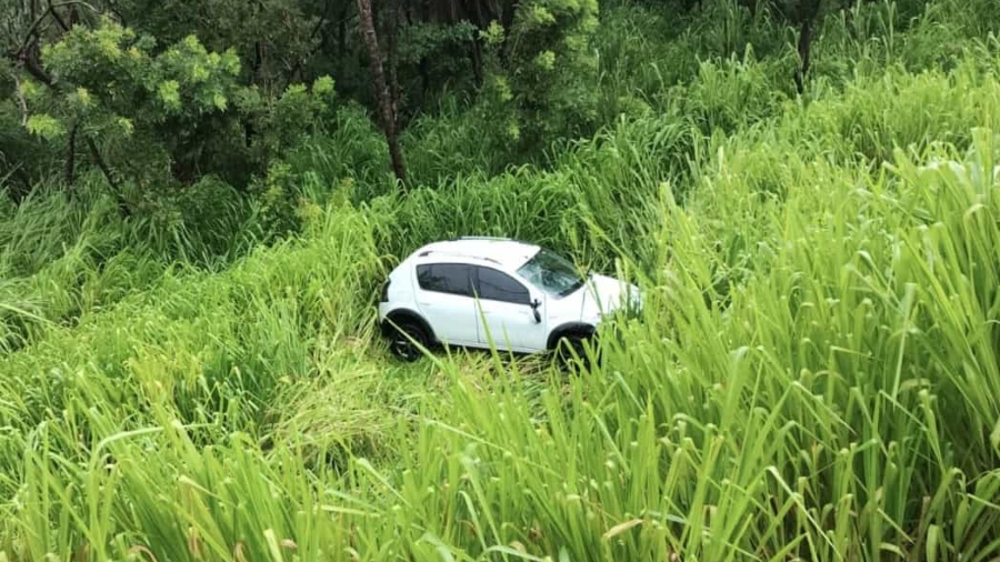 Capotamento na BR-060 em Camapuã deixa motorista e passageiro feridos