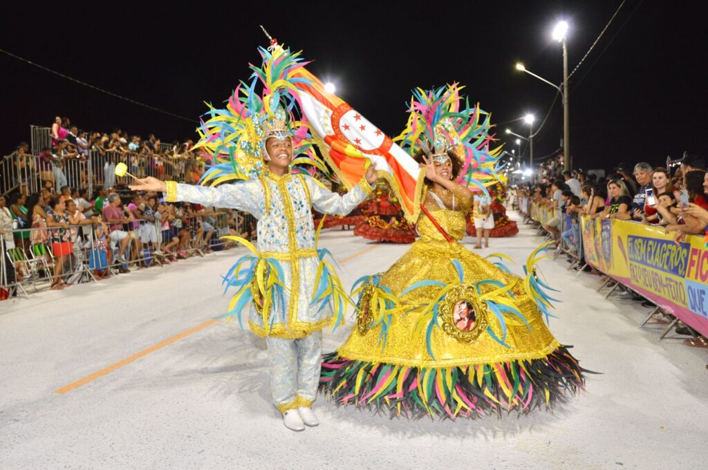 Segundo dia de desfiles encerra festividades com brilho e emoção em Campo Grande